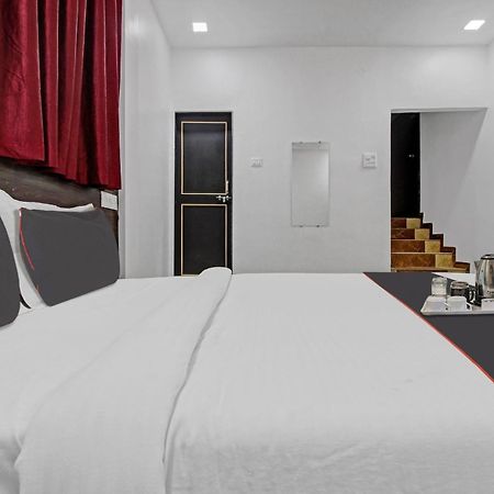 Collection O Sairaj Lodging & Boarding Hotel Shikrapur Exterior photo